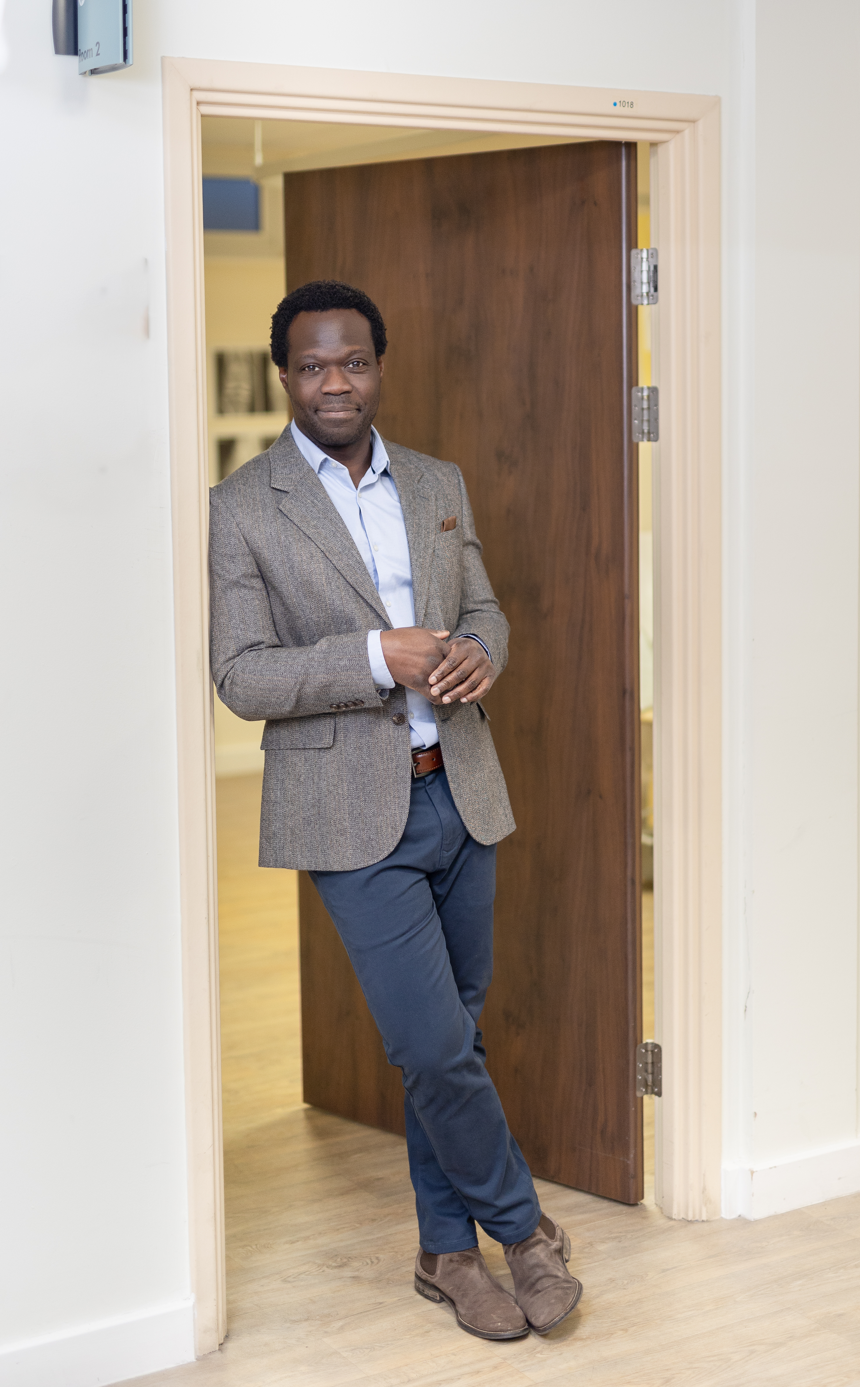 Mr Tofunmi Oni, Consultant Orthopaedic Surgeon and Founder of ONI Health Partners
